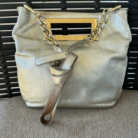 Michael Kors Handbags - Michael Kors bag